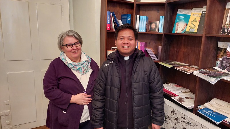 Maria Piberl-Hatz und P. Christopher Osares SDS