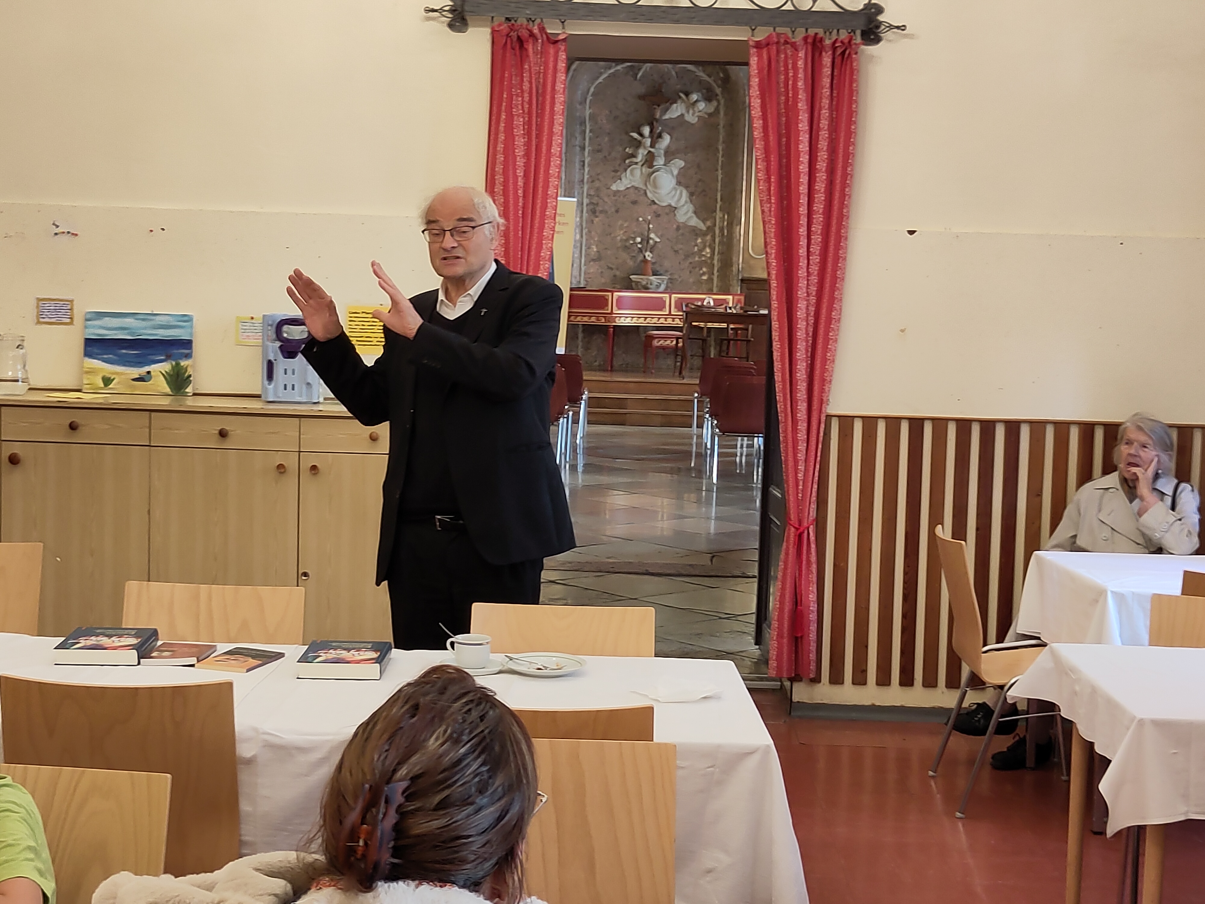 P. Peter van Meijl SDS spricht über die Salvatorianer in Mariahilf, Kolleg Wien VI, Mariahilf, 20.10.2024