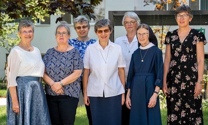 Sr. Maria Schlackl, Sr. Patricia Erber (Provinzleiterin), Sr. Elisabeth Wurzer, Sr. Irma Wurzer, Sr. Lydia Seidl, Sr. Ruth Kagerbauer und Sr. Erika Moser (v.l.) feierten am 15. August 2023 in Wien / Martin Maria Eder Sr. Maria Schlackl, Sr. Patricia Erber (Provinzleiterin), Sr. Elisabeth Wurzer, Sr. Irma Wurzer, Sr. Lydia Seidl, Sr. Ruth Kagerbauer und Sr. Erika Moser (v.l.) feierten am 15. August 2023 in Wien