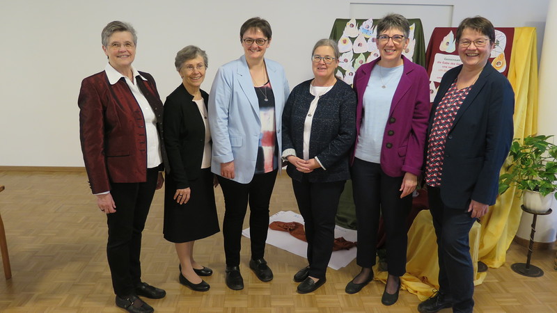Das neue Leitungsteam: Sr. Maria Schlackl, Sr. Edith Bramberger (Vikarin), Sr. Martina Winklehner, Sr. Patricia Erber (Provinzleiterin), Sr. Erika Moser, Sr. Teresa Schlackl