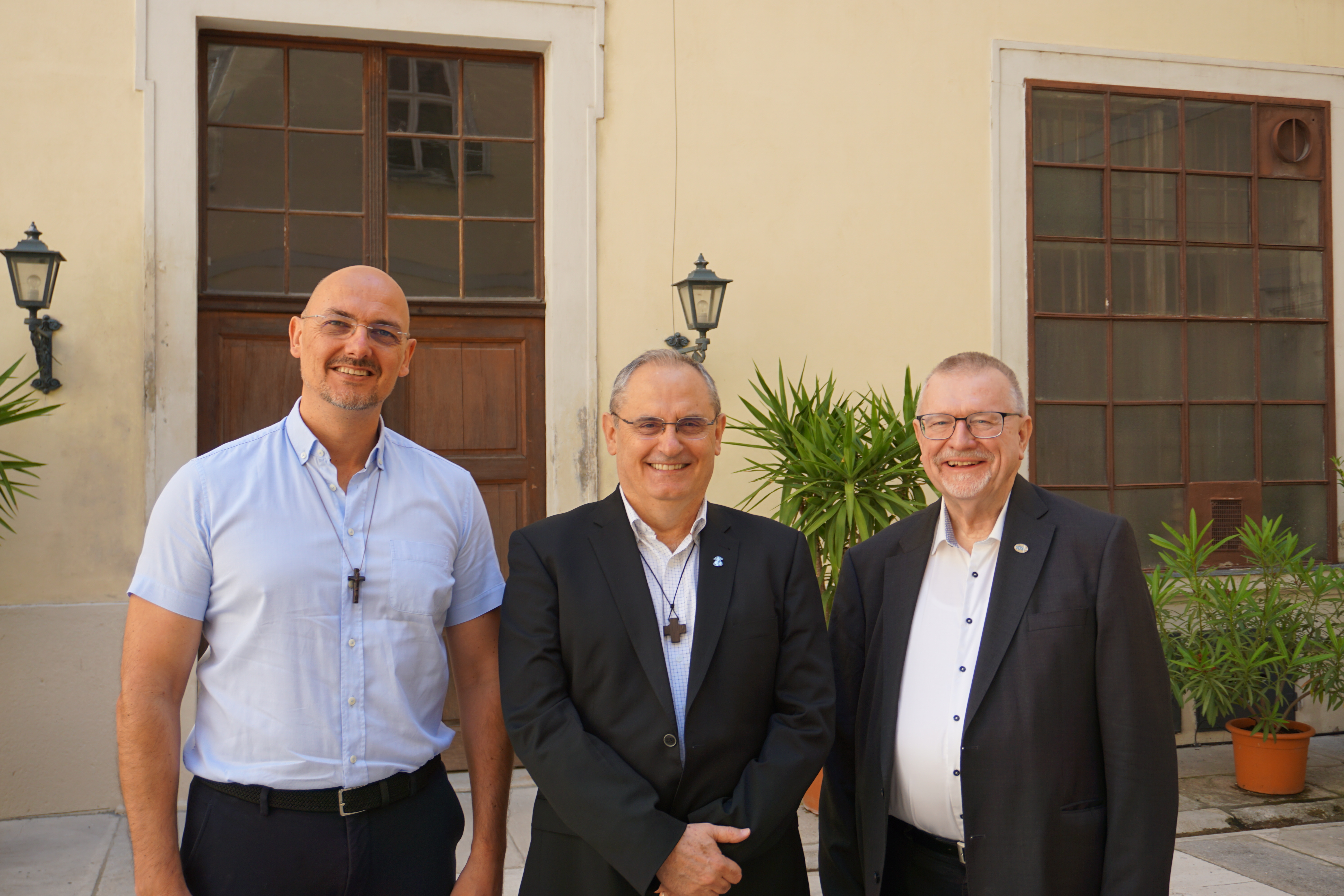 Generalsekretär P. Agustìn Van Baelen, Generaloberer P. Milton Zonta und Provinzial P. Josef Wonisch         