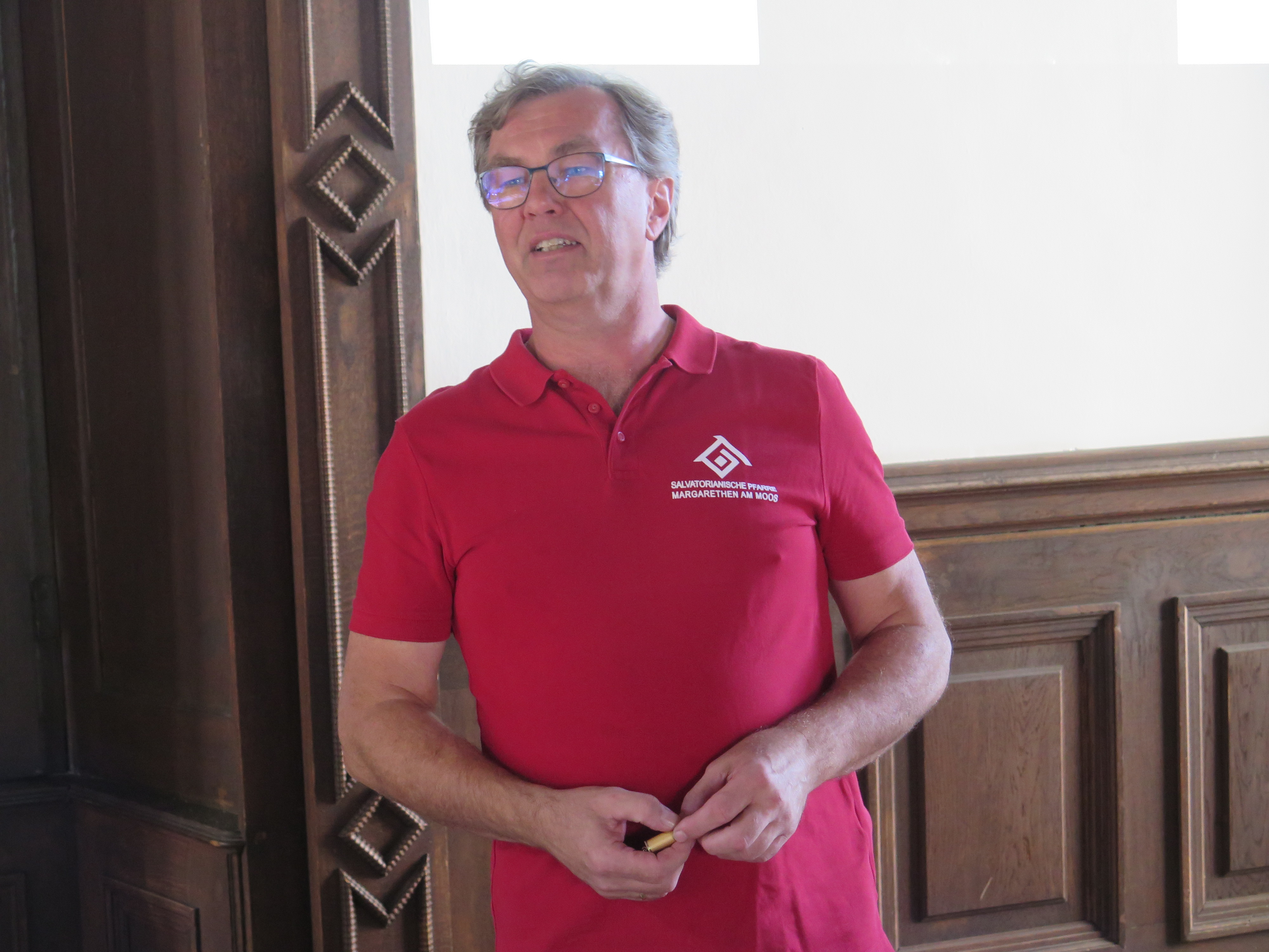 Erwin Horvath, stellvertretender Pfarrgemeinderatsvorsitzender in Margarethen am Moos, sprach in seinem Vortrag über die Zeit des II. Weltkriegs bis zu Gegenwart.       