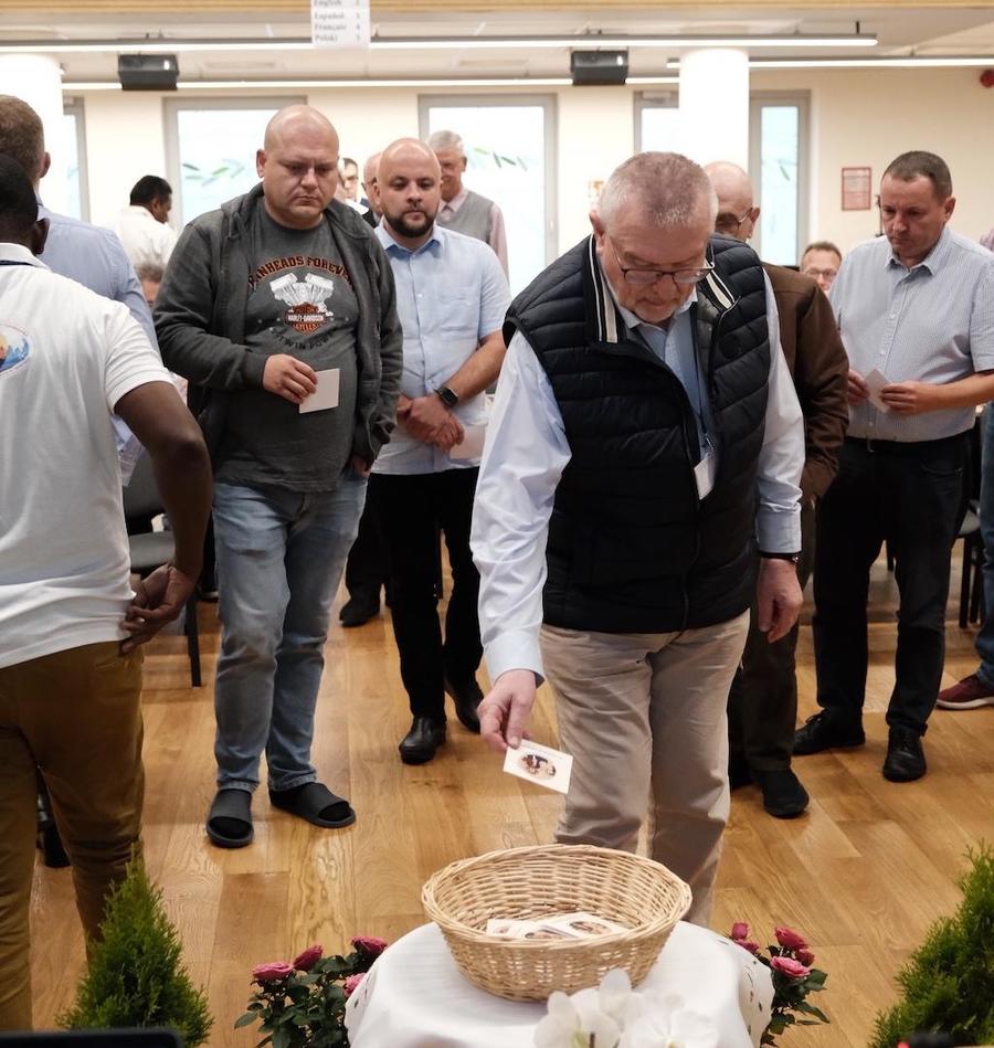 Generalkapitel Tag 14: Samstag 3. August: Wahl des Generaloberen