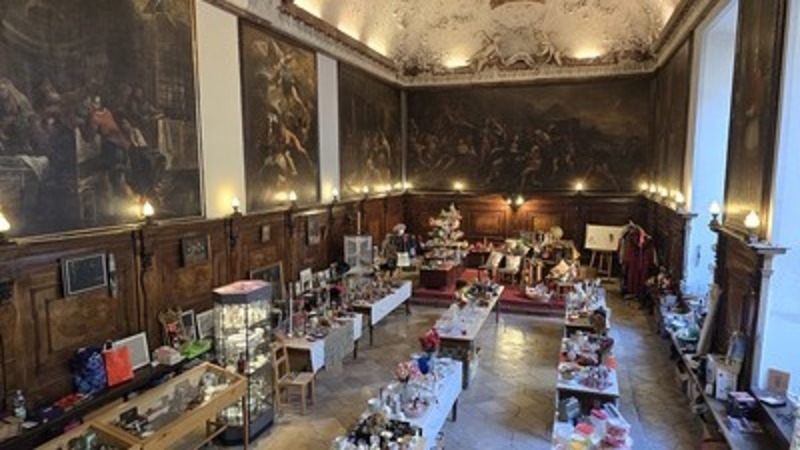 Flohmarkt in St. Michael; noch ist Ruhe vor dem Sturm