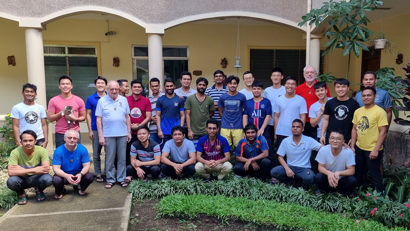 Der Verein 'Friends of Salvatorians' unterstützt das Seminar der Salvatorianer auf den Philippinen