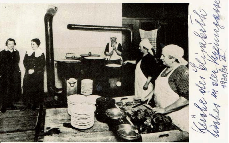 Küche des Elisabethtisches in der Vereinsgasse, 1930/31 / Archiv der Schwesterngemeinschaft Caritas Socialis, 1090 Wien