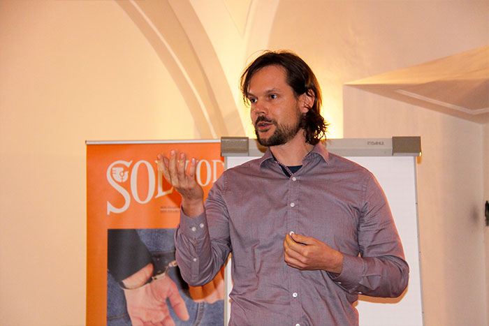 Philip Taucher von UNDOK / Manu Nitsch 2020 Infoabend zum Internationalen Gebetstag gegen Menschenhandel 2020 am 7. Feb.