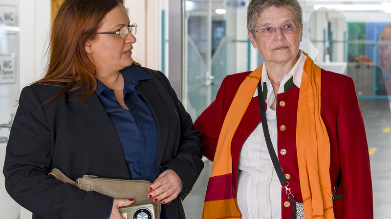 Vivian Kabar und Sr. Maria Schlackl SDS